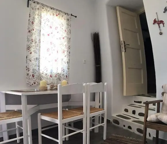 Kokkinos' Windmill * Mykonos Town